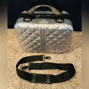 TRIFORCE Beauty case in grey